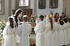 Feier der 1. Heiligen Kommunion in Sankt Crescentius (Foto: Karl-Franz Thiede)